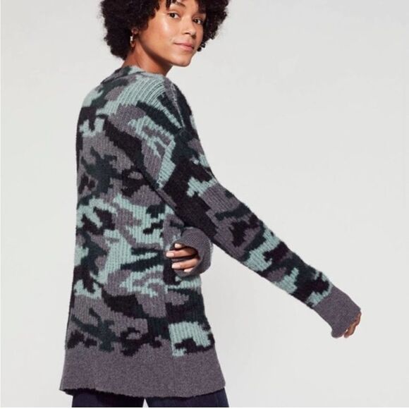 Vince Camuto Sweaters - Vince Camuto Women's Camo Button Cardigan Sweater Long Sleeve 3X